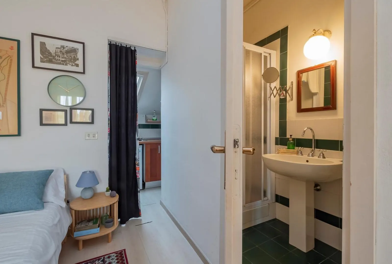 Xenia Apartments - Luminous Studio At Navigli Tram Theme Milan Italy